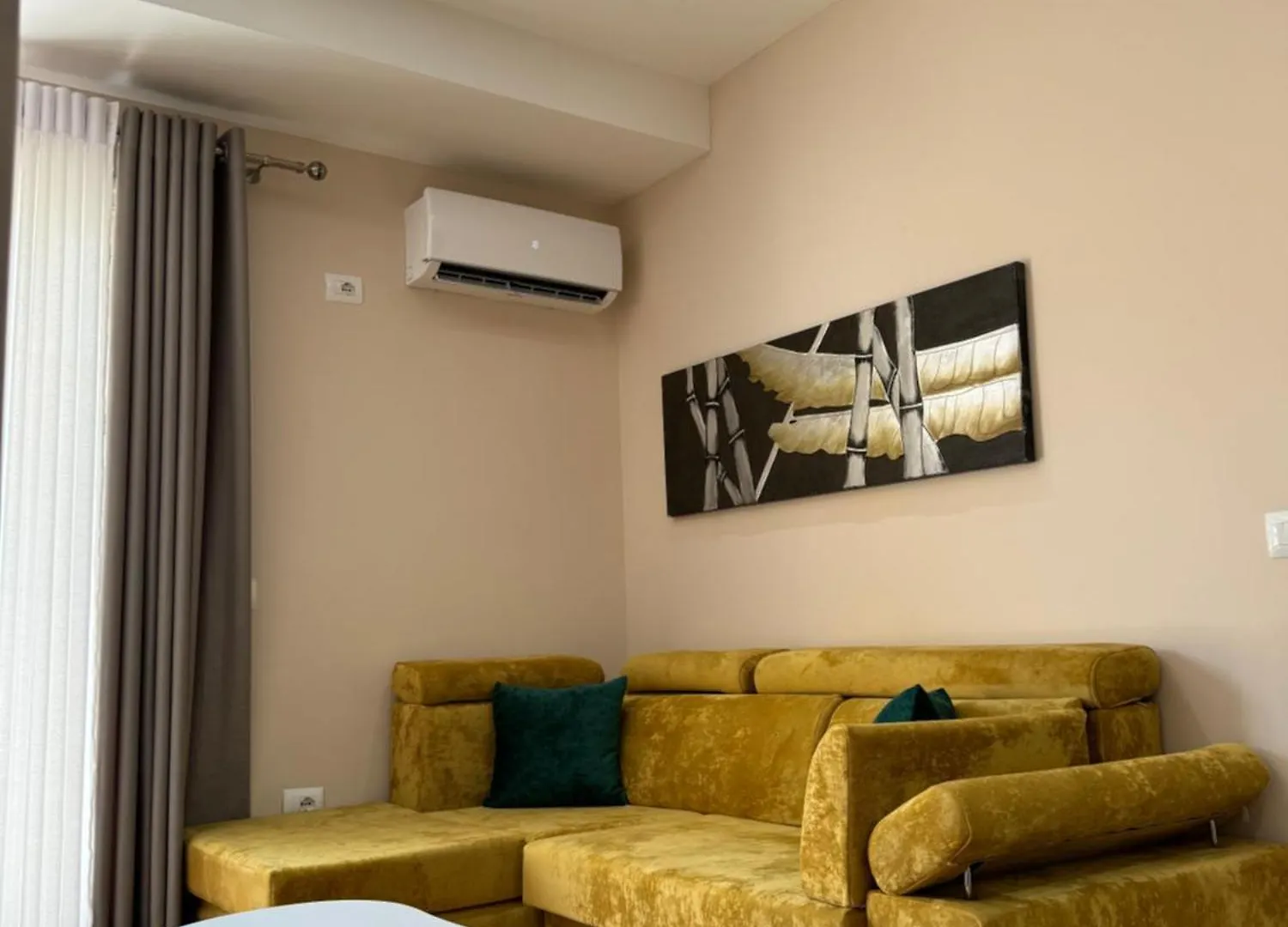 Haris Apartments Tirana