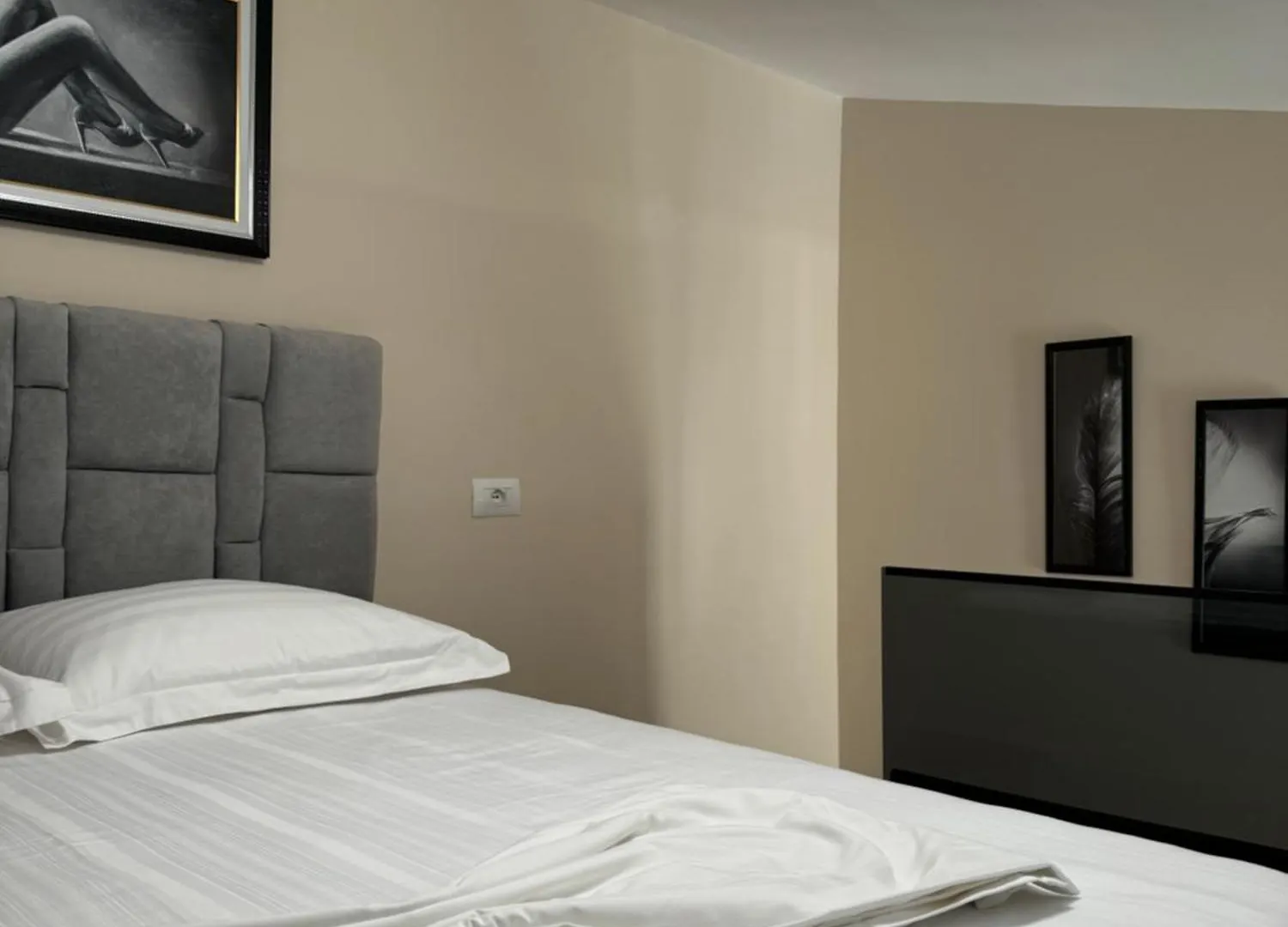 Haris Apartments Tirana