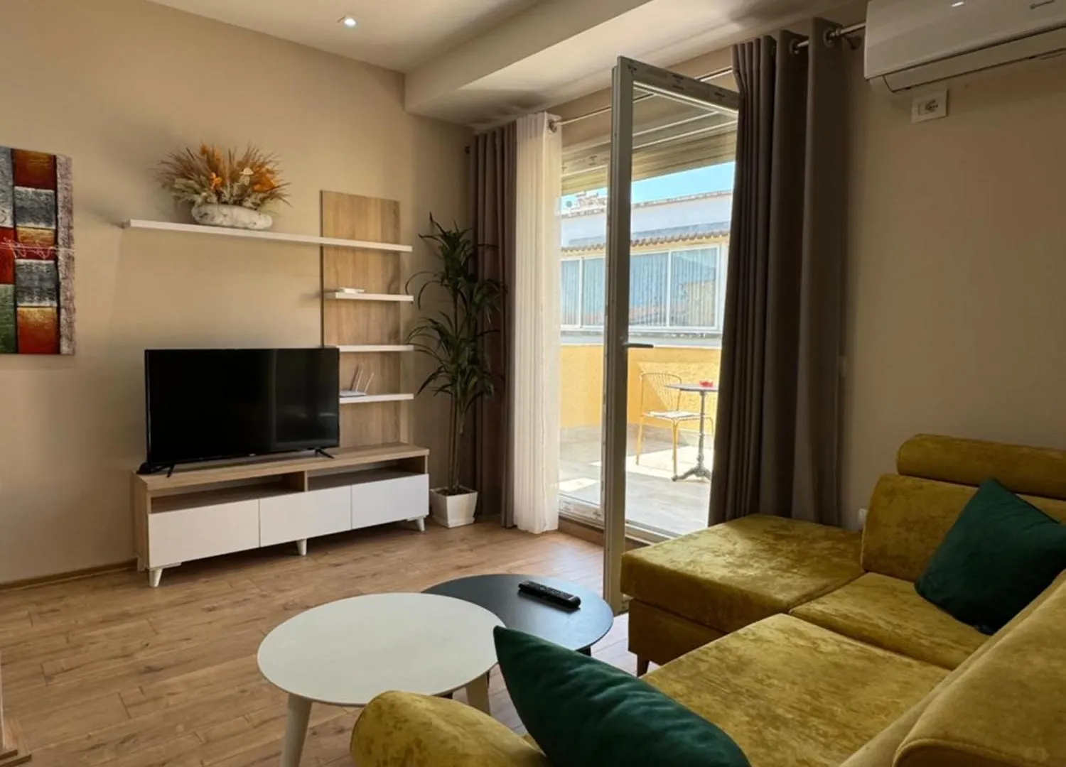 Haris Apartments Tirana
