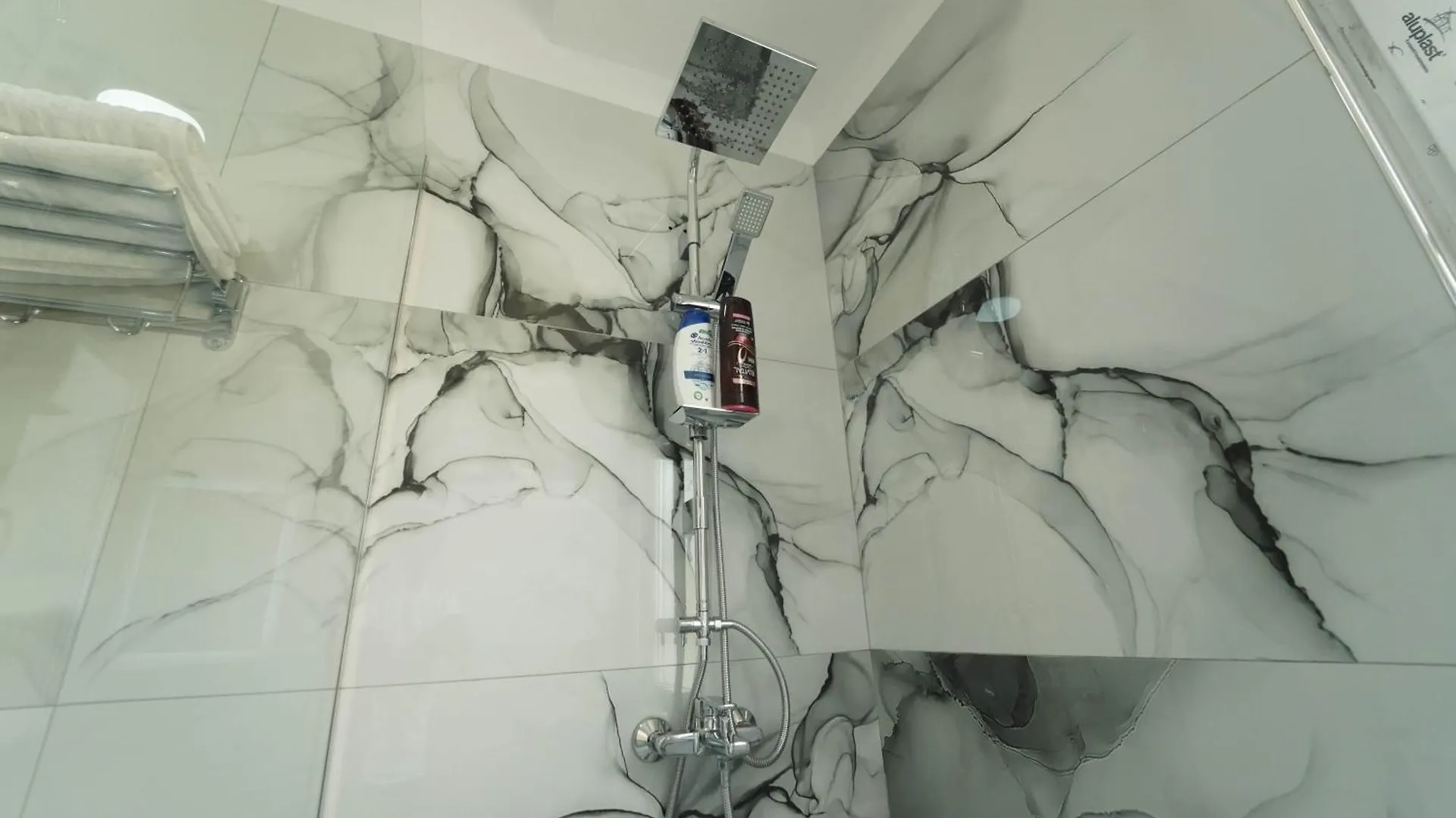 Haris Apartments Tirana