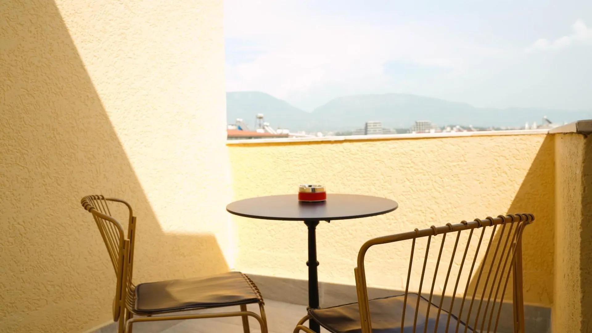 Haris Apartments Tirana