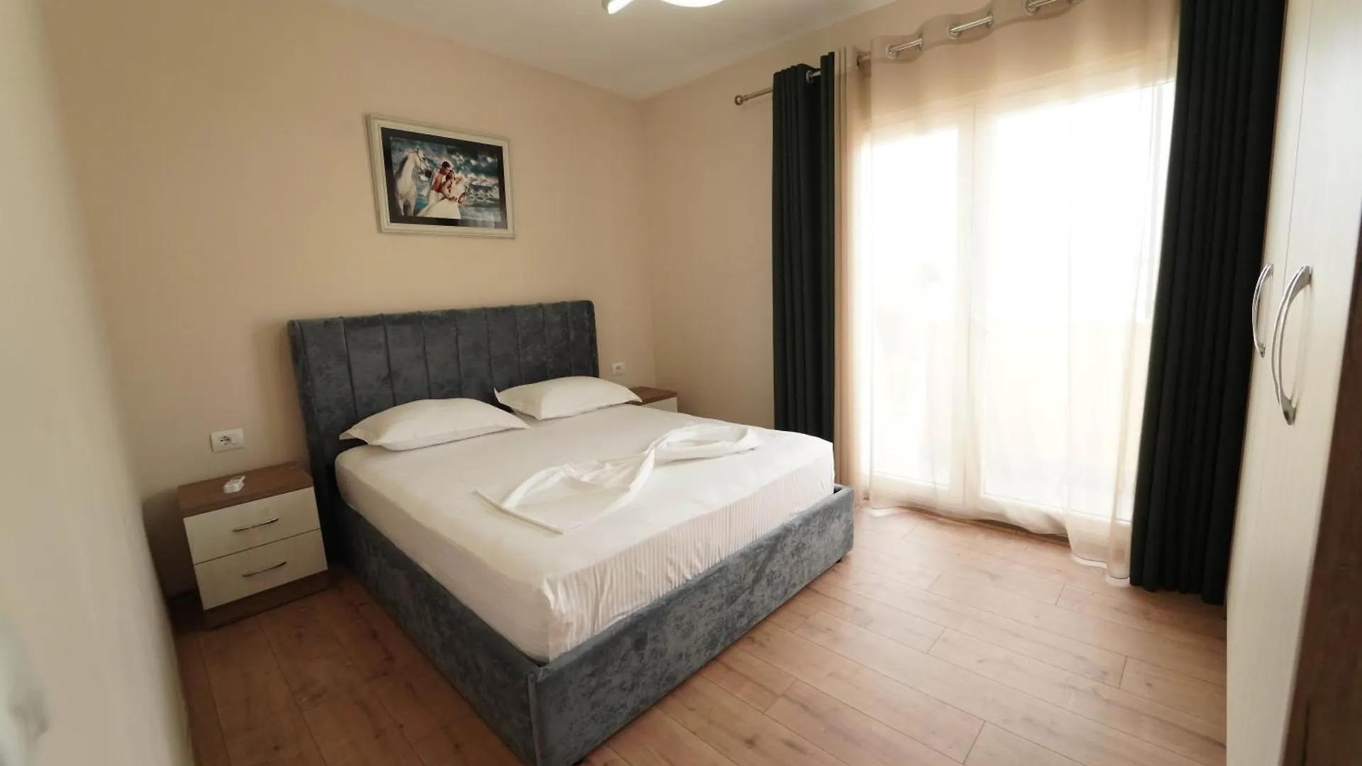 Haris Apartments Tirana 0*,