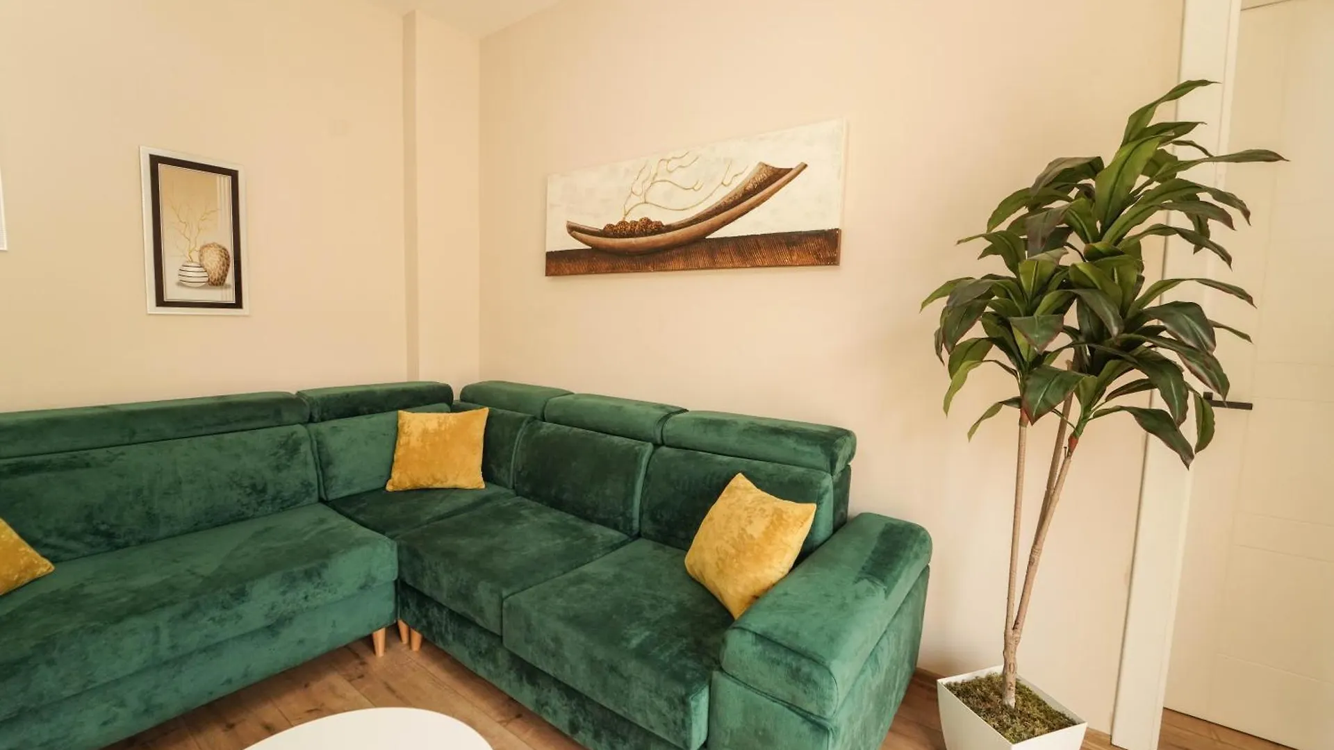 Haris Apartments Tirana